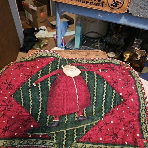 Vintage Debbie Mumm Christmas Fabric Santa Placemats - Picture 4 of 4